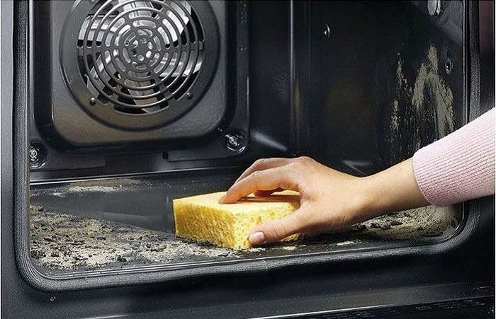 Как почистить духовку без химии