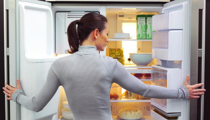 7 эффективных способов борьбы с запахом в холодильнике