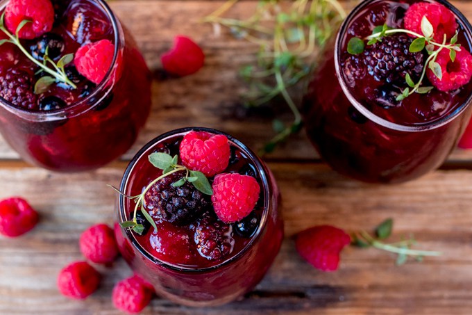 Три ягодных коктейля: вкус, свежесть, витамины