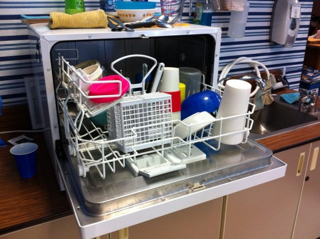 Как пользоваться посудомоечной машиной: мыть пластик