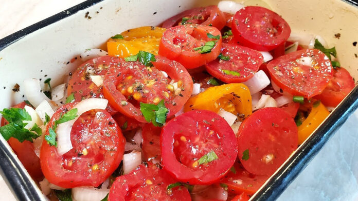 pomidory-po-korejski-bystrogo-prigotovleniya-obaldennoe-blyudo