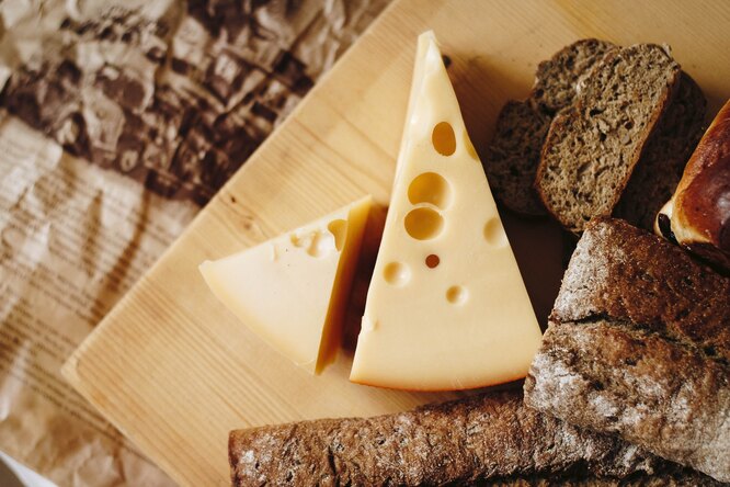 Частое употребление сыра может навредить здоровью, предупреждают диетологи